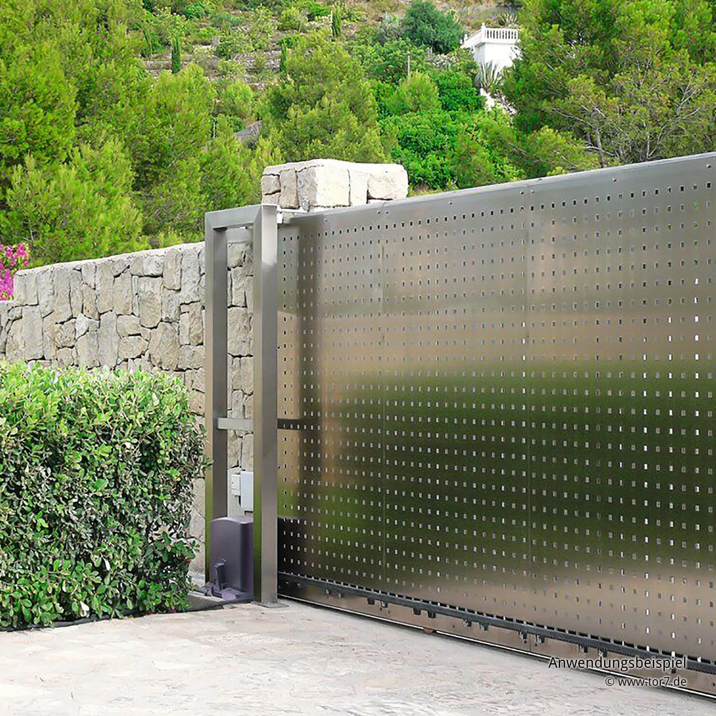 SOMMER Schiebetorantrieb RUNner Plus SOMMER Schiebetorantrieb RUNner Plus -Türzubehör Geschäft s11814 00001 sommer schiebetorantrieb runner plus anwendungsbeispiel 2