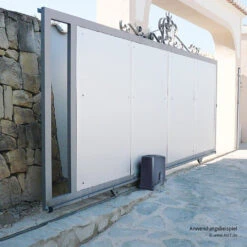 SOMMER Schiebetorantrieb RUNner Plus 5 SOMMER Schiebetorantrieb RUNner Plus -Türzubehör Geschäft s11814 00001 sommer schiebetorantrieb runner plus anwendungsbeispiel